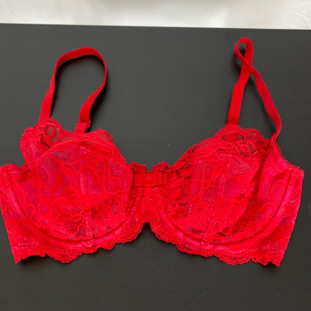 Sexy Red lace bra Victoria Secret 36D